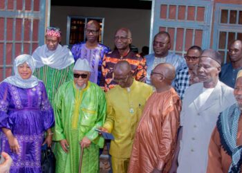 Siguiri : l&rsquo;équipe de vulgarisation de l’avant-projet de la  nouvelle constitution a été reçue par les autorités locales