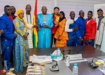 Primature : Bah Oury a reçu en audience les médaillés de bronze du Championnat Mondial de Sambo