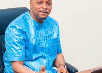 « Ampoules allumées toute la journée, espoirs éteints: le gaspillage qui ruine notre Économie. Le Ministère de l’Energie s’insurge !