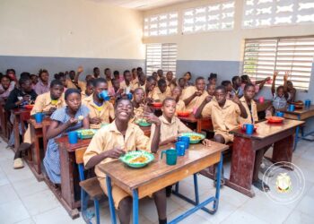 Relance des cantines scolaires en Guinée: Une délégation des membres du gouvernement sur l’Île de Kassa pour s&rsquo;assurer de l&rsquo;effectivité