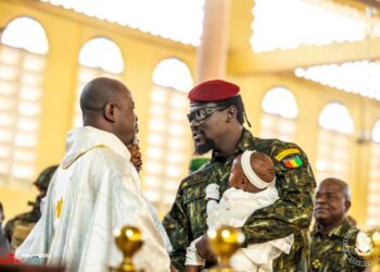 Célébration de Noël 2024 : Le Général Mamadi Doumbouya a partagé un moment de communion avec les fidèles chrétiens à la Paroisse Anne-Marie Javouhey de Nongo
