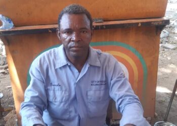 Journée internationale des personnes handicapées  : à la rencontre d&rsquo;un maitre couturier  handicap moteur à Kaporo Centre