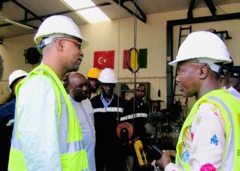Visite de terrain du Ministre de l&rsquo;Energie à la centrale thermique de Kipé : une étape décisive dans l’amélioration de l’accès à l’énergie en Guinée