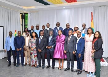 Guinée : Lancement de la réalisation de l&rsquo;étude de faisabilité et de l&rsquo;étude d&rsquo;impacte environnementale et sociale d&rsquo;un polyvalent en eaux profondes à Boké