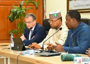 Transition Énergétique en Guinée: Un Accord Stratégique au Cœur des Débats Intercommissions au CNT