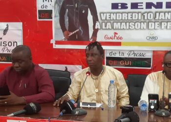 « Celui qui est à la tête de la Guinée, s&rsquo;il n’est pas écouté, on ne l&rsquo;obéit pas, je vous assure il n&rsquo;aura pas de paix », rappelle l’artiste Doudou Benny