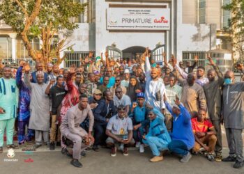 Primature : Des jeunes de l’Axe ont été reçus par Amadou Oury Bah, avec une promesse d&rsquo;amener la quiétude sur la Route-le-Prince
