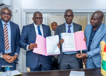 Ministère de l’Économie  : Signature de l&rsquo;accord  du financement de construction du nouvel échangeur à la Cité Enco5