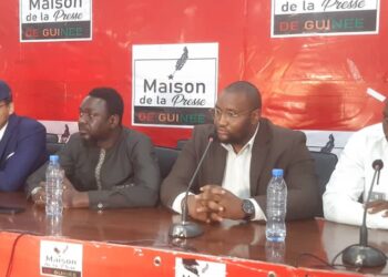 Guinée : Une organisation menace de poursuivre en justice toute  personne qui  jetera les ordures sur la voie publique