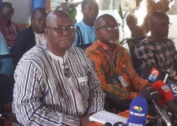 Dr Faya Milimono au premier ministre Bah Oury : »  il doit clairement demander pardon à M. Dadis Camara…. ce pardon là il le doit à Dadis »