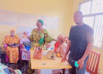 Guéckedou: rencontre entre le coordinateur national du collectif Gbékédou Tchel Doumbouya et l&rsquo;Association des femmes et différentes structures  locales