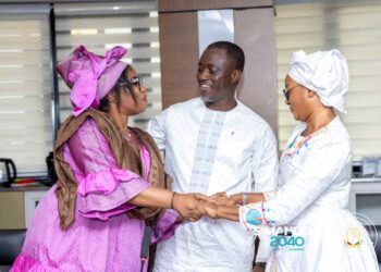 Passation de service: La Cheffe de cabinet M’mahawa Touré passe le témoin à sa successeure, Nana Youssef Téninké Diaré au Ministère du Budget