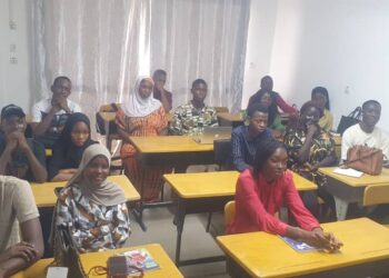 Guinée: lancement officiel de la formation dénommée « 𝐃𝐞𝐯𝐞𝐧𝐞𝐳 𝐮𝐧 𝐦𝐚î𝐭𝐫𝐞 𝐝𝐞 𝐥𝐚 𝐬𝐜è𝐧𝐞 𝐞𝐭 𝐝𝐞 𝐥𝐚 𝐩𝐚𝐫𝐨𝐥𝐞 »