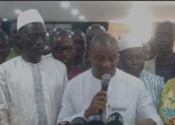 Conakry: 53 formations politiques demandent au Général Mamadi Doumbouya à se porter candidat aux futures élections en Guinée ( Déclaration)
