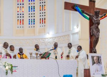 Conakry: Le Premier ministre a assisté à la messe d’action de grâce à l’occasion de l’élection du nouveau pape Léon XIV