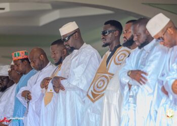 Célébration de l&rsquo;Aïd El Kébir: le Général Mamadi Doumbouya s&rsquo;est acquitté de ses obligations religieuses à la grande mosquée de Kankan