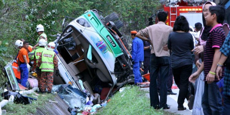 Malaisie: Au moins 15 personnes sont mortes dans un accident de bus