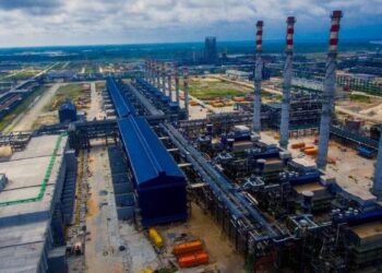 Nigeria: la méga raffinerie Dangote ouvre la distribution avec une capacité de 650.000 barils par jour à de nouveaux acteurs