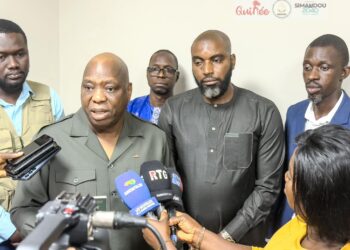 Guinée: Morissanda Kouyaté a  inauguré  le centre d’impression des passeports pour les Guinéens établis à l’étranger avec une capacité de production de 400 passeports par jour