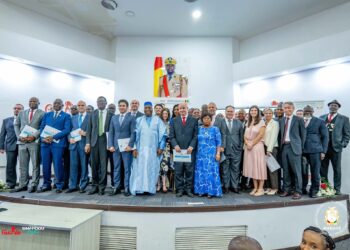 Vulgarisation du projet de nouvelle Constitution: Le Ministre des Affaires Etrangères a procédé à la remise officielle des exemplaires de ce projet de Constitution aux Diplomates accrédités en Guinée