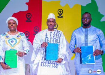 Guinée/ Santé: Signature des contrats de construction de 50 structures sanitaires dans les huit régions administratives du pays