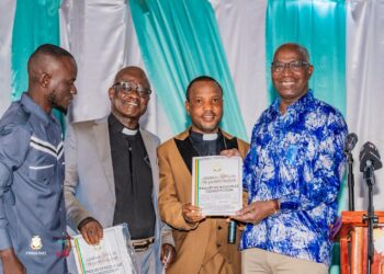 Vulgarisation du projet de nouvelle Constitution: Le premier ministre à l’Église protestante de Petit Simbaya pour passer le message de paix et de laïcité 