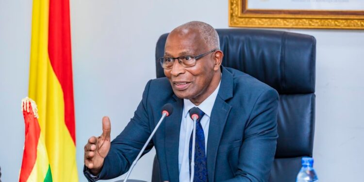 Crise de liquidité en Guinée:  Le premier ministre Bah Oury  rejette l&rsquo;approche du Gouverneur de la Banque Centrale