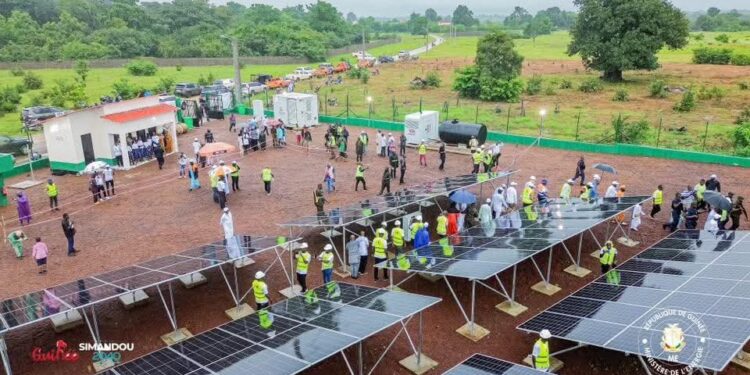Énergie renouvelable: Inauguration d&rsquo;une  mini-centrale solaire photovoltaïque d’une capacité de 110 kWc à Kalinko dans la préfecture de Dinguiraye
