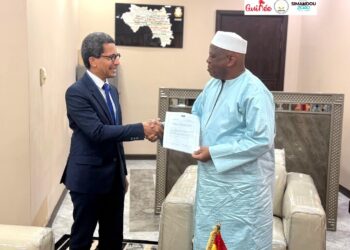 Coopération: Le nouvel Ambassadeur  de lettres d’accréditation l’Union Européenne en Guinée a remis des copies figurées de ses documents d’accréditation au Ministre des Affaires Étrangères 