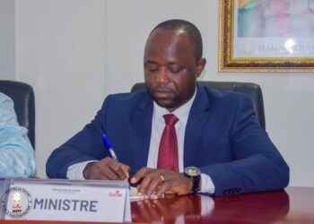 Guinée: Le Ministère du Travail lance un recrutement de 300 enseignants-chercheurs contractuels pour l’Enseignement Supérieur pour cette année 2025-2026  