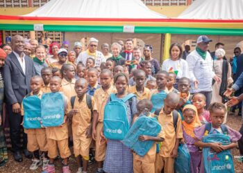 Guinée: Remise officielle des kits scolaires aux élèves de l&rsquo;élémentaire, fruit du partenariat UNICEF-MEPUA