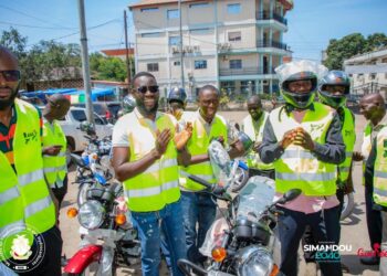 Remise de motos aux Responsables Appui-Conseils (RAC) de l&rsquo;ANASP dans les 13 communes de Conakry 