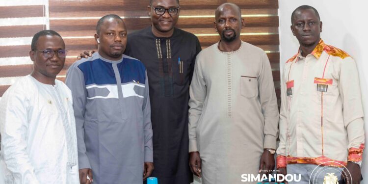 Passation de service: Sékou Aboubacar Soumah passe le témoin à Saada Kéita au poste de Chef de division des affaires financières au Ministère du Budget 