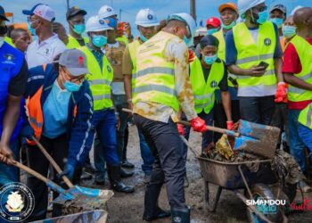 Lutte contre l&rsquo;insalubrité : Le Ministre Aboubacar Camara encourage les initiatives communautaires