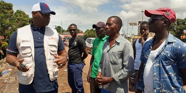 Lutte contre l’insalubrité à Gbessia : Trois personnes interpellées pour dépôt sauvage d’ordures