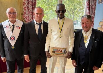 Paris: Tidiane Koïta élevé au rang de « Commandeur de l’Ordre La Fayette Monde »  pour l&rsquo;engagement en faveur de la paix et du développement