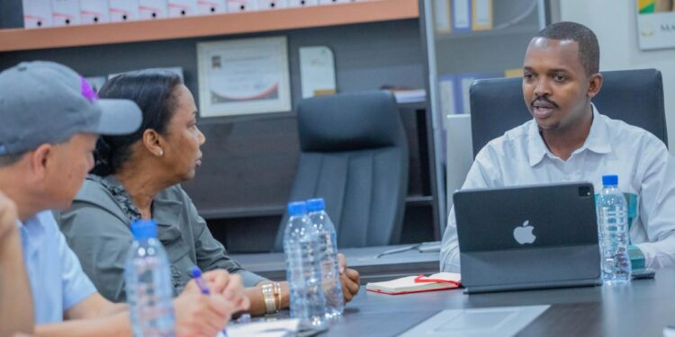 Rencontre institutionnelle entre l&rsquo;AGER et la société Tong Power: un pas une coopération pour l&rsquo;électrification rurale