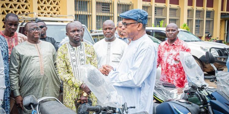 Guinée: remise des  motos à sept Directions Communales de l’Education et deux Délégations scolaires de l’Enseignement Élémentaire