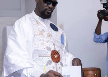 Présidentielle 2025: le Général Mamadi Doumbouya accomplit son devoir civique et appelle les Guinéens à voter dans le calme