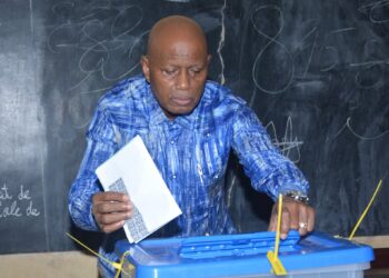 Election Présidentielle 2025 : le Président de la HAC a voté à Matoto Centre et supervisé plusieurs bureaux de vote