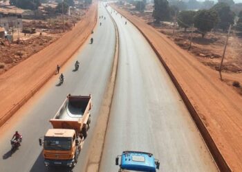 Réseau routier national: des centaines de kilomètres réalisés en 2025 et de grands chantiers annoncés pour 2026 par l’AGEROUTE S.A