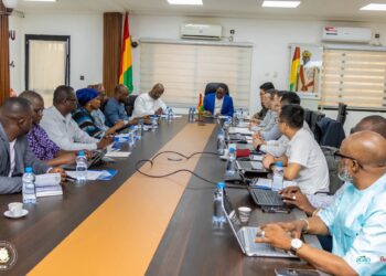 Gestion durable des déchets en Guinée: le Secrétaire général du Ministère de l’Assainissement, de l’Hydraulique et des Hydrocarbures a reçu une délégation de Victory Investment
