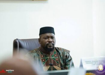 Guinée : Après la démission du gouvernement, des hauts fonctionnaires assurent la gestion des affaires courantes de l’État (Décret)