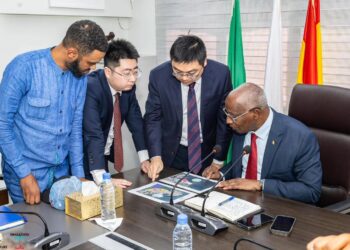 Guinée: Bah Oury a reçu en audience une délégation de China International Water § Electric Corporation