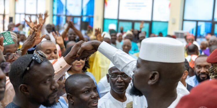 Dialogue Etat-secteur privé: le Président Mamadi Doumbouya rassure les opérateurs économiques et mise sur la production locale