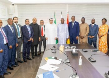 Le Premier ministre Amadou Oury Bah reçoit une délégation d’investisseurs émiratis pour des projets d’envergure