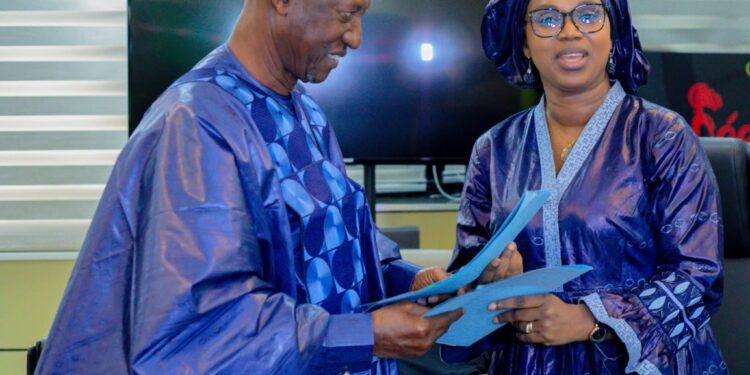 Guinée : Signature d’un protocole d’accord entre le Ministère de l&rsquo;Economie et la Fédération nationale des artisans de Guinée pour la promotion du contenu local