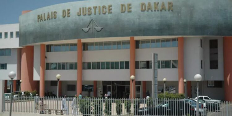 Sénégal: un ex-ministre de Macky Sall renvoyé devant la Haute Cour de Justice