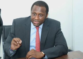 Mamadi Doumbouya nomme les hauts cadres de la Banque Centrale et opte pour la continuité
