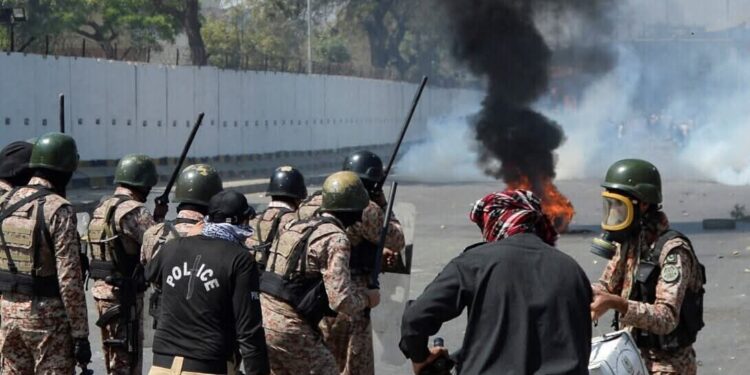 Pakistan: au moins neuf personnes ont été tuées et plus de 50 autres blessées dans une manifestation dans la ville portuaire de Karachi